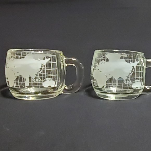 Nestle Frosted Glass World Mugs - Picture 4 of 7